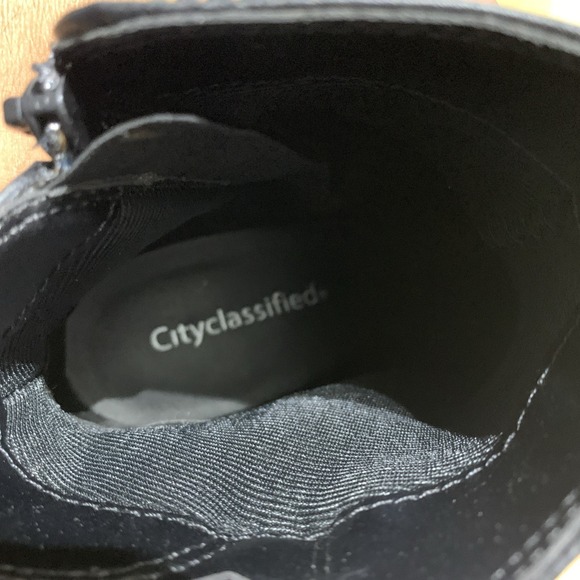 CITY CLASSIFIED TROOP-S ZIPPER HIGH FRONT SHORT HEEL ANKLE BOOTIES Black SZ 8 - Picture 6 of 8